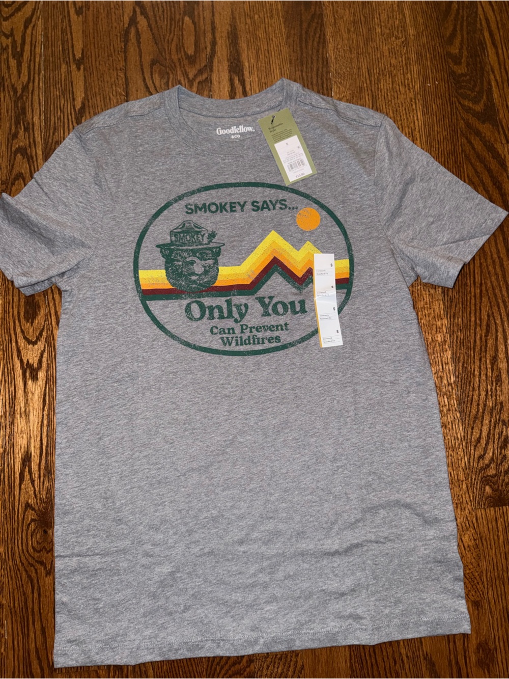 Goodfellow & Co Gray Tee with Green, Yellow & Orange Retro Graphic